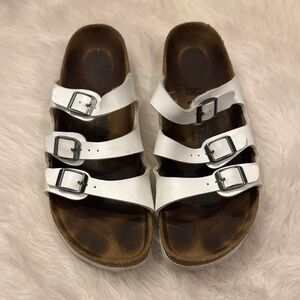 Birkenstock White Triple Strap Sandals Size EU 42 pre-owned.